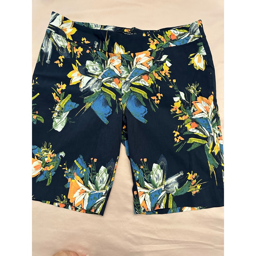 Zac & Rachel Woman Navy Floral Bermuda Shorts Size 18W Stretch Pull On Summer